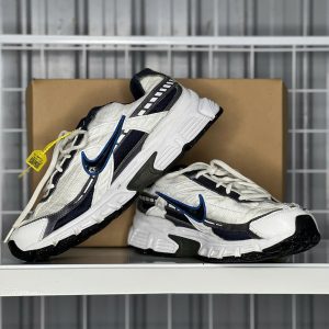 Nike V2K Run - Size 44 - Độ mới 9.5/10