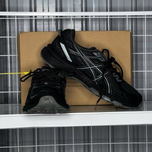 ASICS GEL-Venture 6 All Black - Size 46 - Độ mới 95%