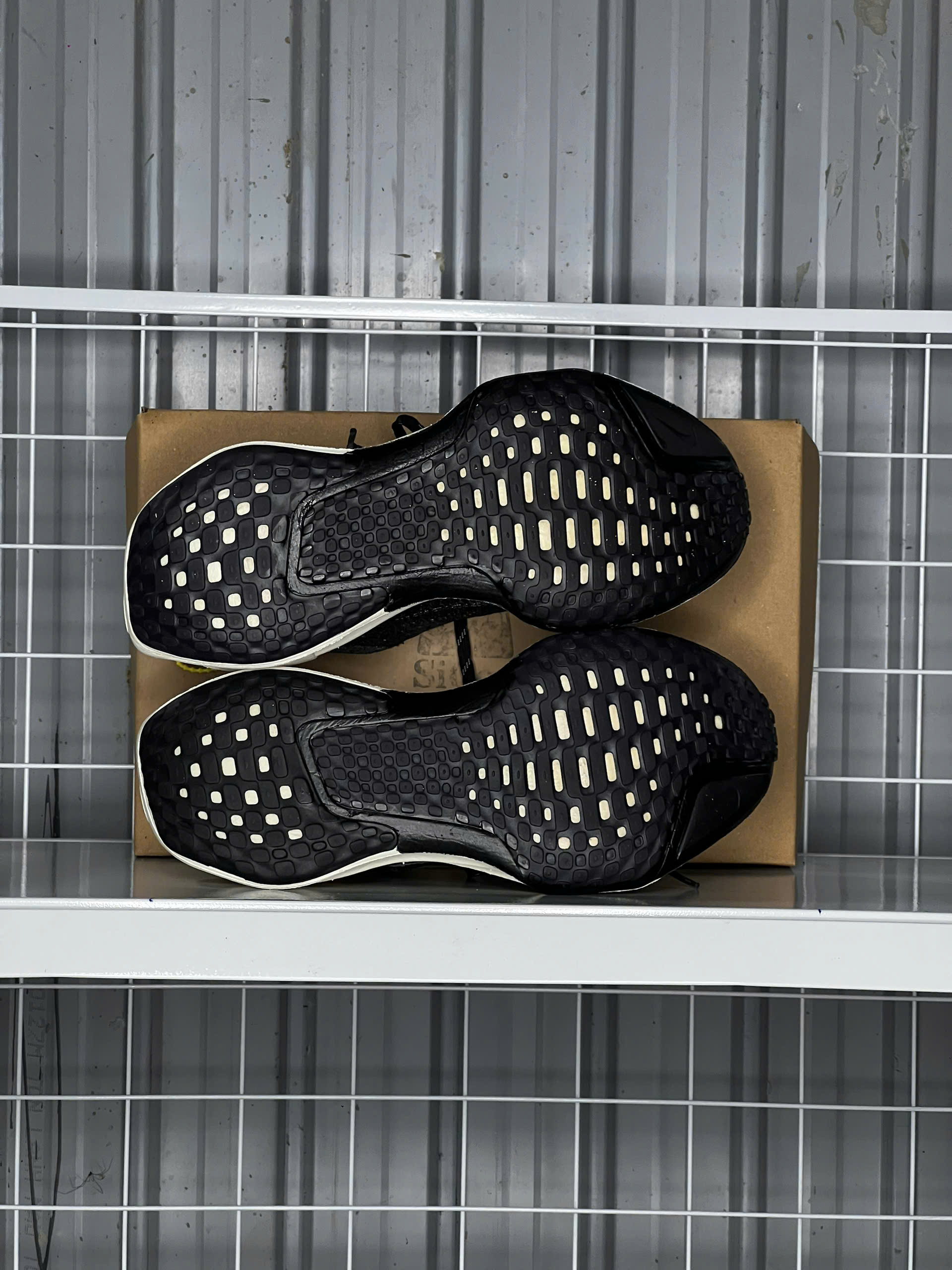 Nike Invincible Run 3 Black White - Size 42 - Độ mới 95% - Ảnh 4
