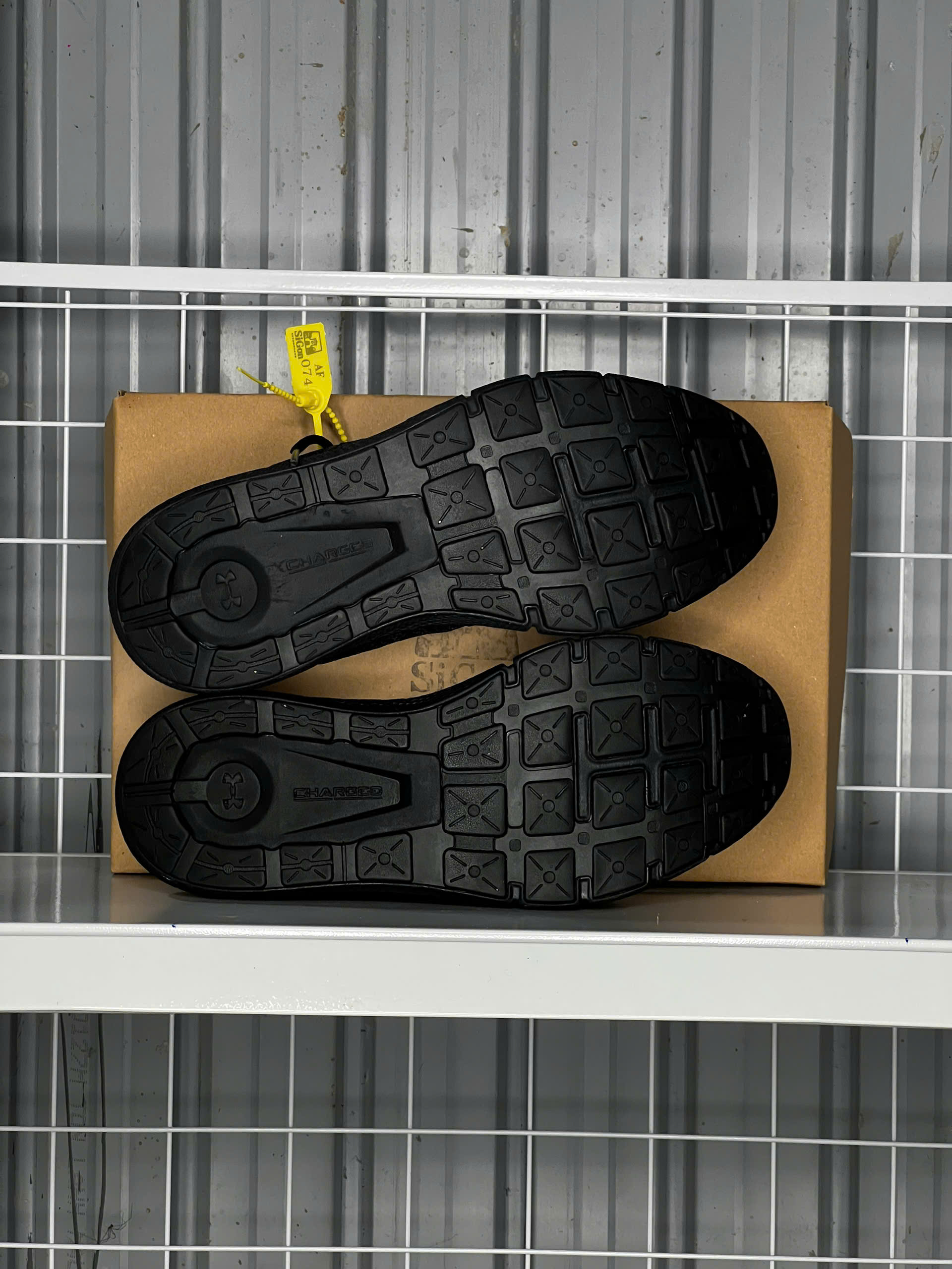Under Armour Charged Rogue Triple Black - Size 43 - Độ mới 95% - Ảnh 2