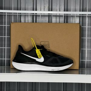Nike Air Zoom Structure 24 Black White - Size 40 - Độ mới 95%