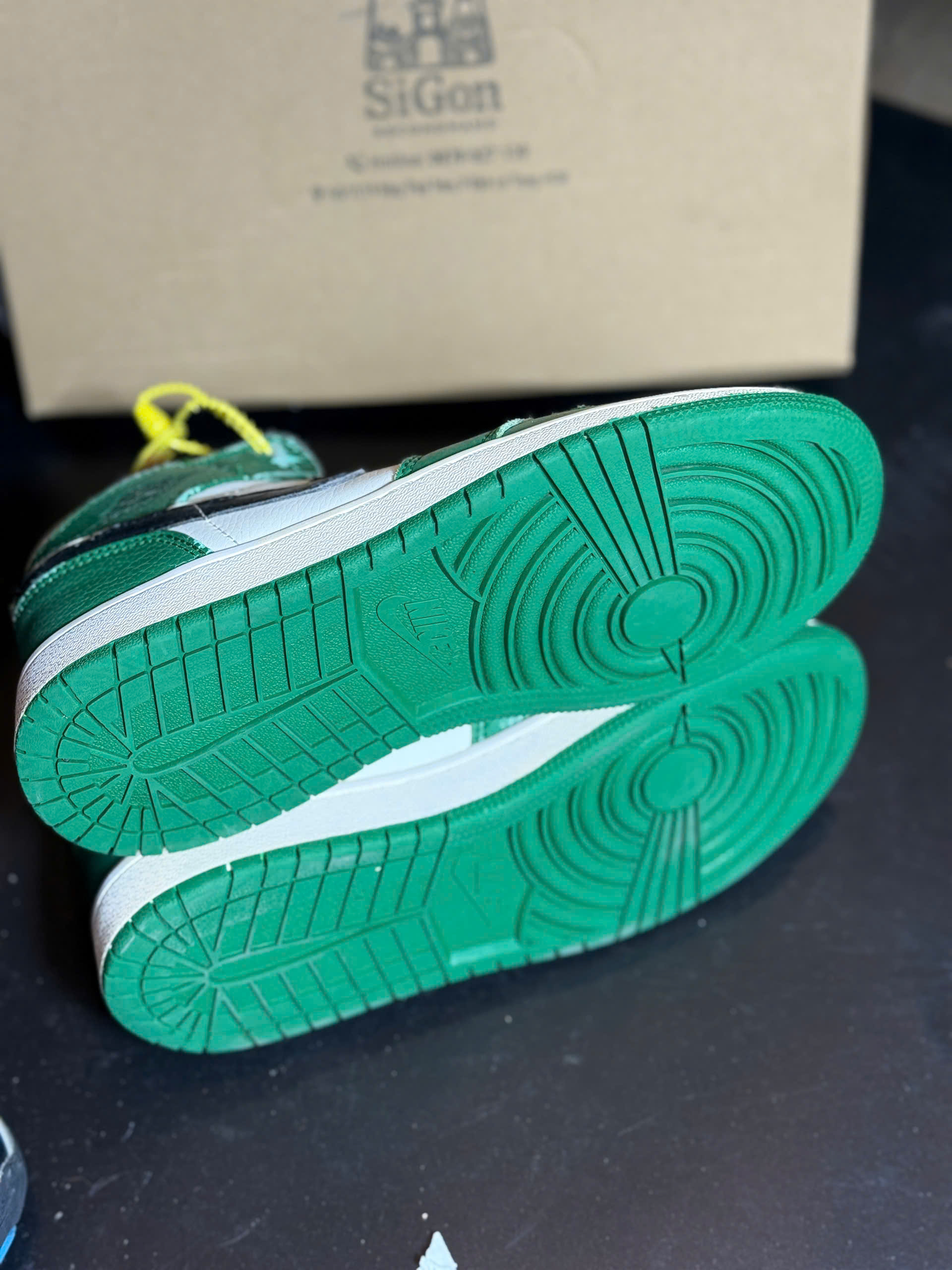 Air Jordan 1 Mid "Pine Green" - Size 37.5 - Độ mới 8.5/10 - Ảnh 3