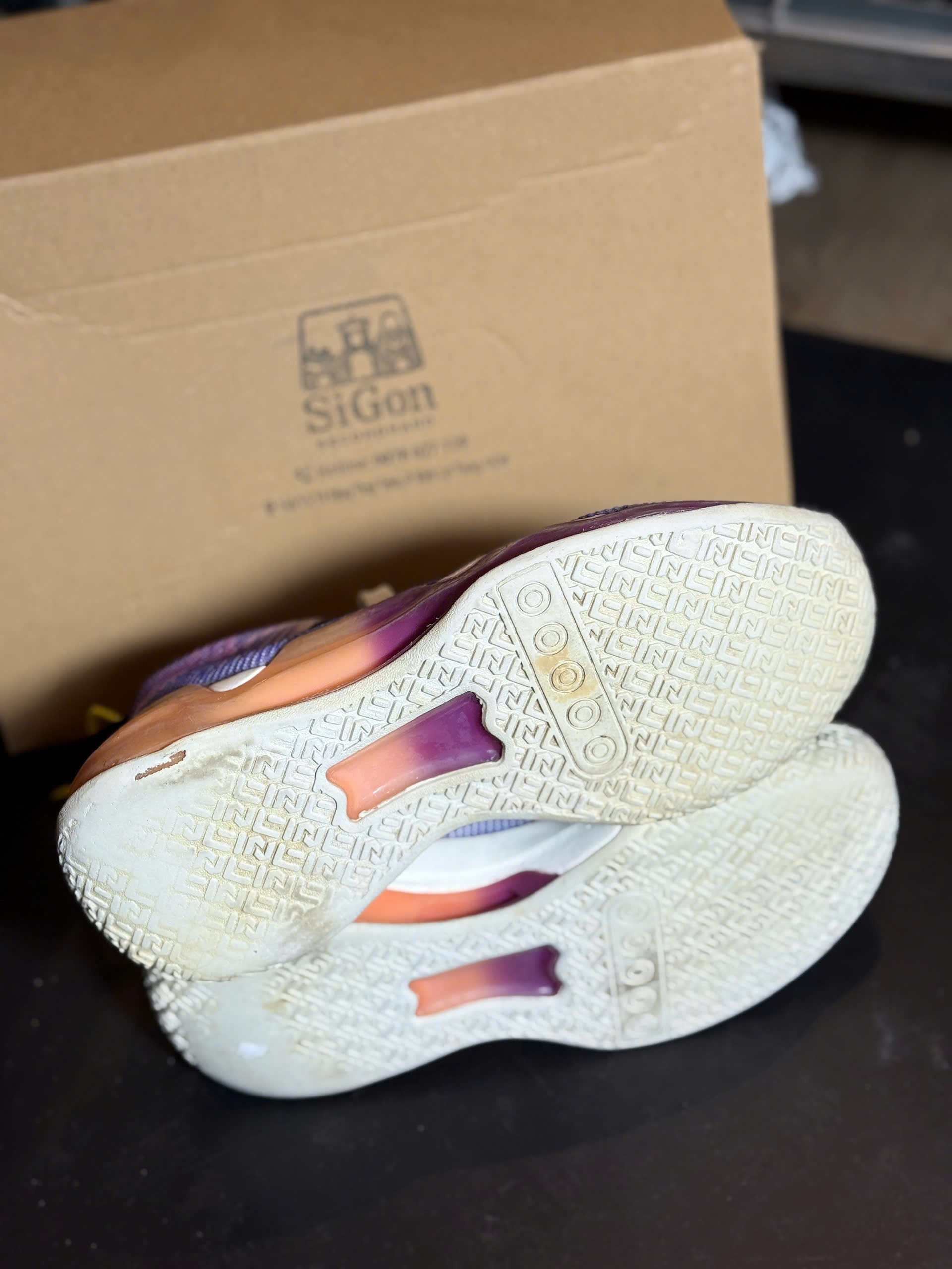 Xtep Basketball / Performance "Tie-Dye Sunrise" - Size 37 - Độ mới 90% - Ảnh 2